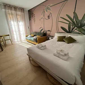calari-rooms-monolocale.emilia-romagnahotels.net/
